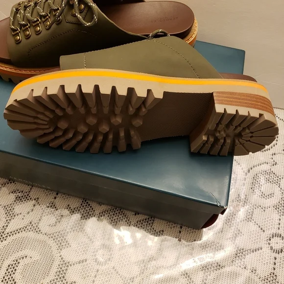 Ladies Aerosoles sandals - Picture 3 of 6